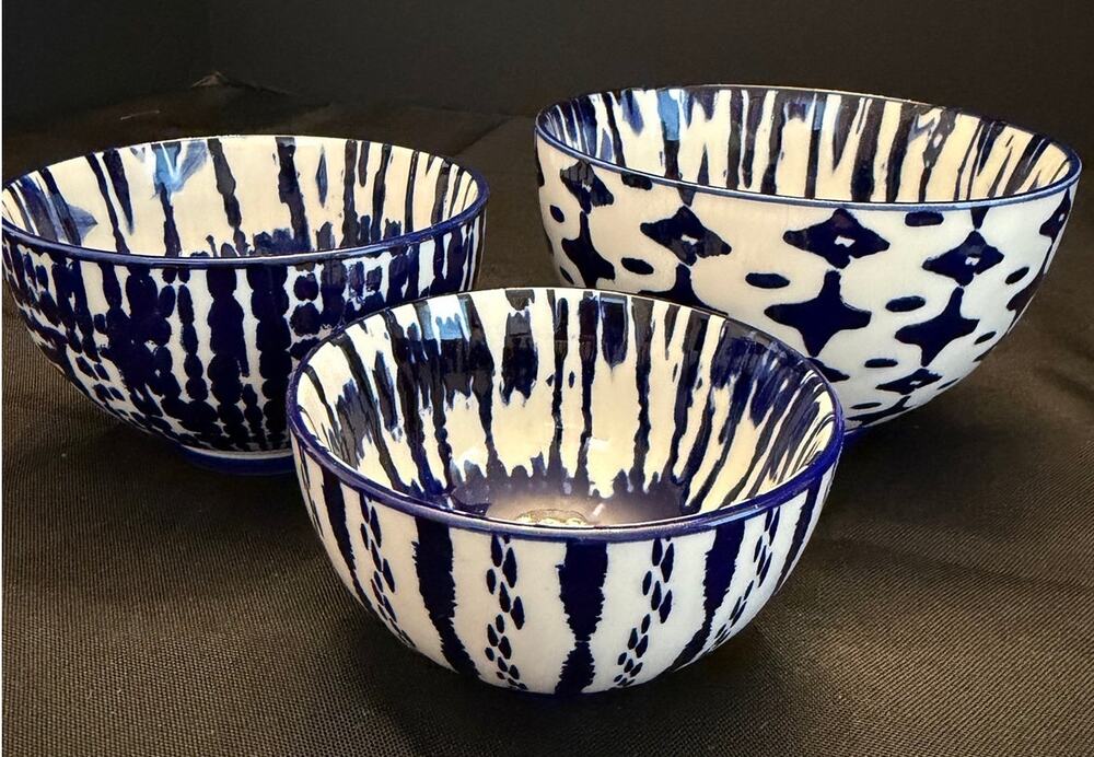 VTG 3-pc West Elm Indigo Tie-Dye Nesting Bowls Blue & White Abstract Ikat Style